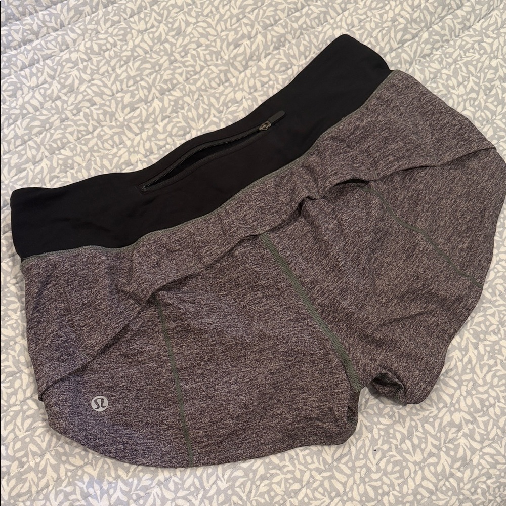 Lululemon Speed Up Short *2.5"
Heather Lux Multi Black / Black (First Release)